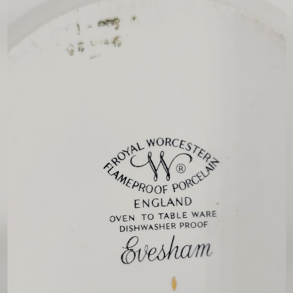 Royal Worcester Evesham Vintage White & Gold Porcelain Covered Serving Dish - Picture 16 of 16